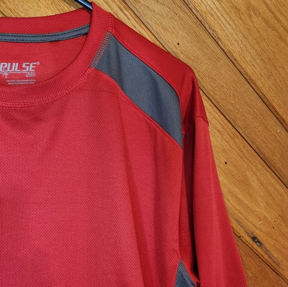 Pulse 150 large red long sleeved athletic shirt - Picture 4 of 13